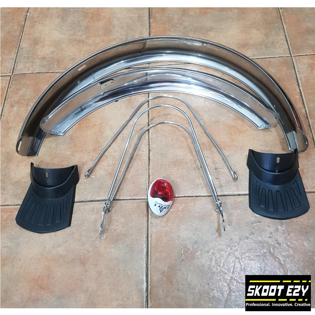 A mudguard is a piece of equipment that covers the wheels of an electric bicycle to prevent it from spewing mud, water, or other debris onto the road. It guards against filth, humidity, and damage to people and property.